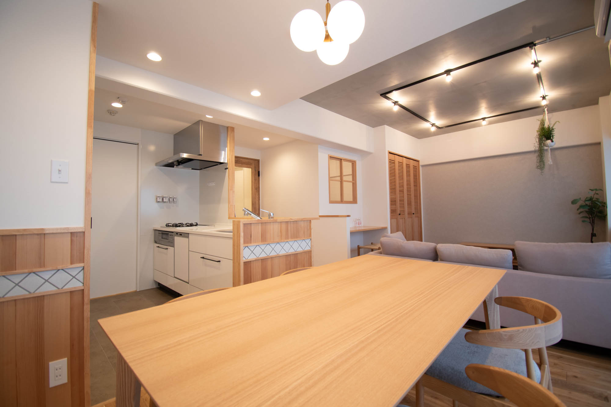 ライオンズマンション南市川｜木と木と木で。