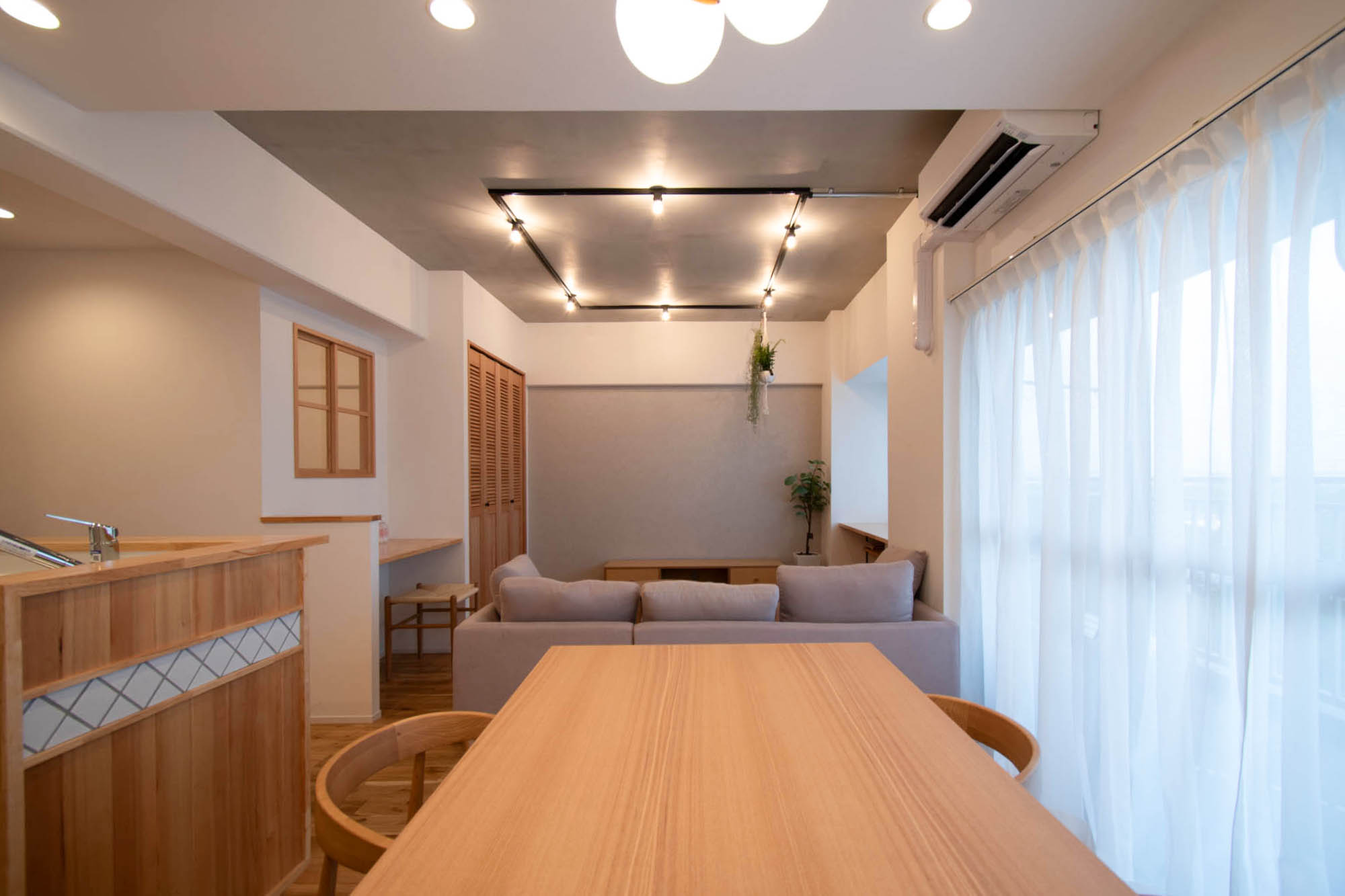 ライオンズマンション南市川｜木と木と木で。