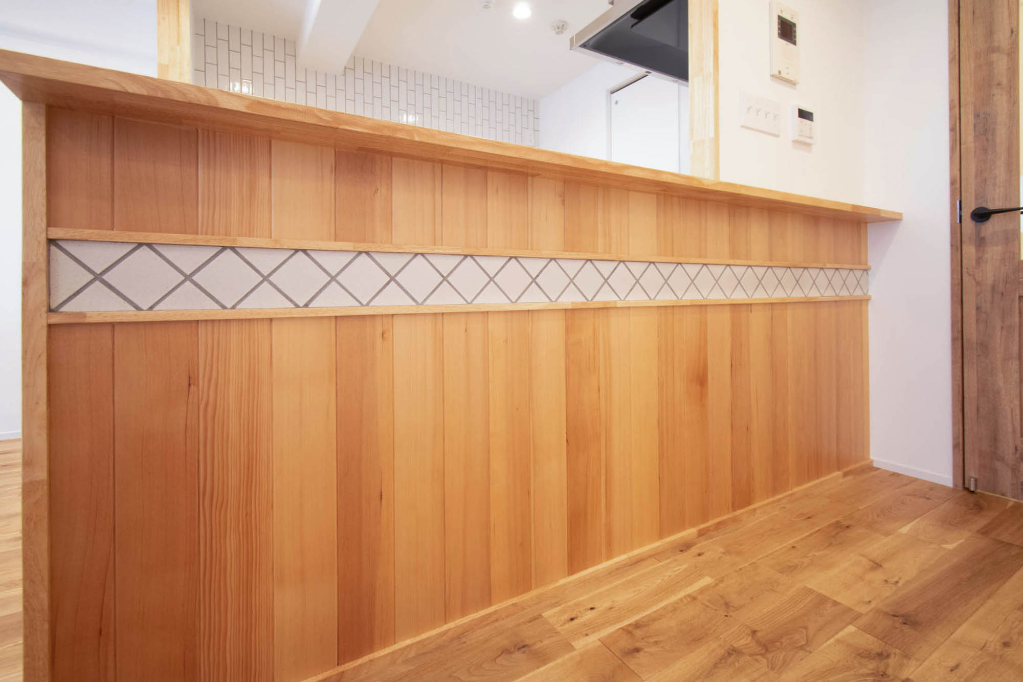ライオンズマンション南市川｜木と木と木で。