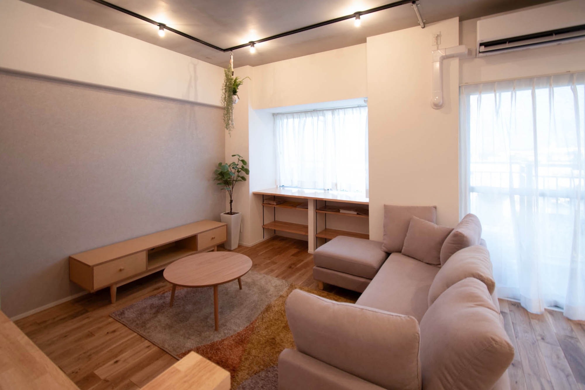 ライオンズマンション南市川｜木と木と木で。