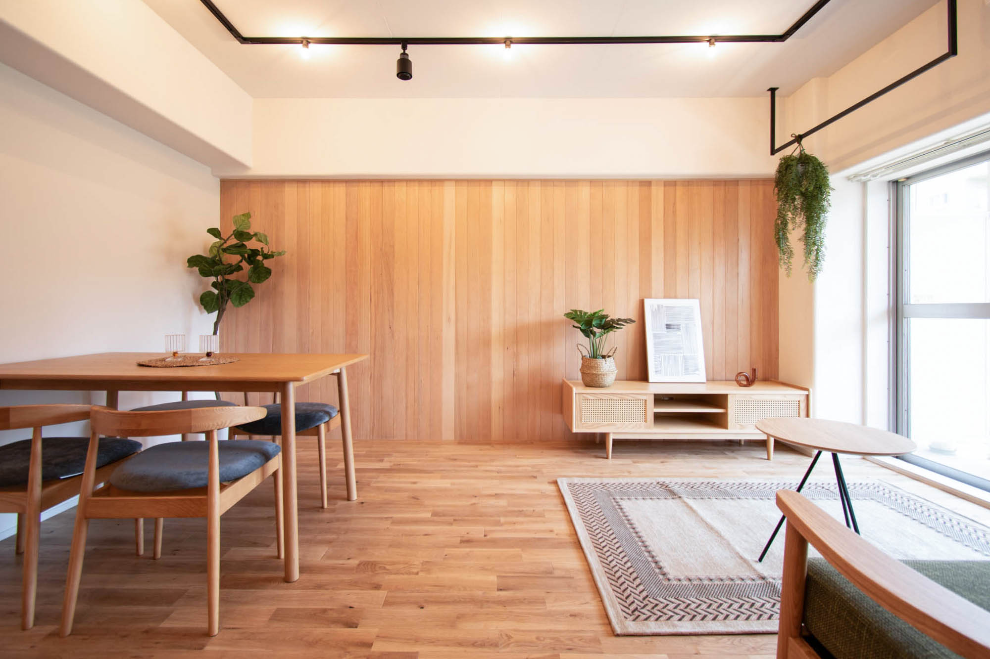 エルシティ新浦安一番館｜深呼吸の似合う部屋。